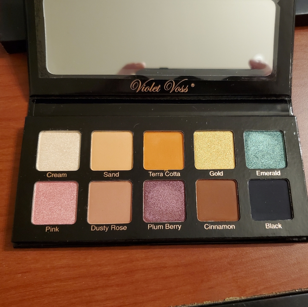 Violet Voss Essentials